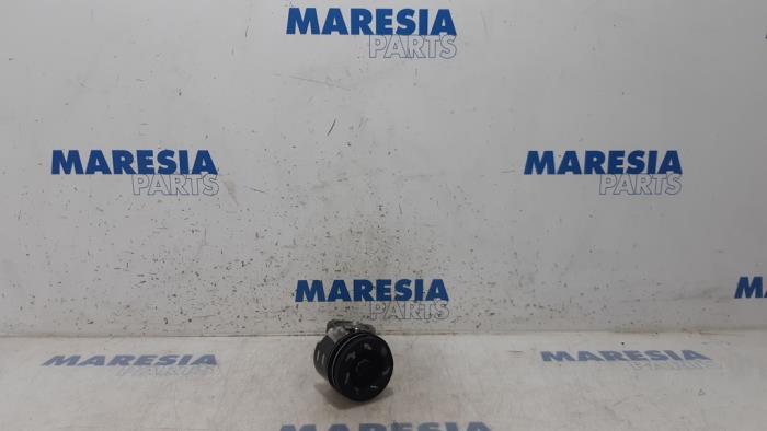 Usados Pistón Peugeot 508 SW (8E/8U) 1.6 HDiF 16V Precio € 50,00 Norma de margen ofrecido por Maresia Parts