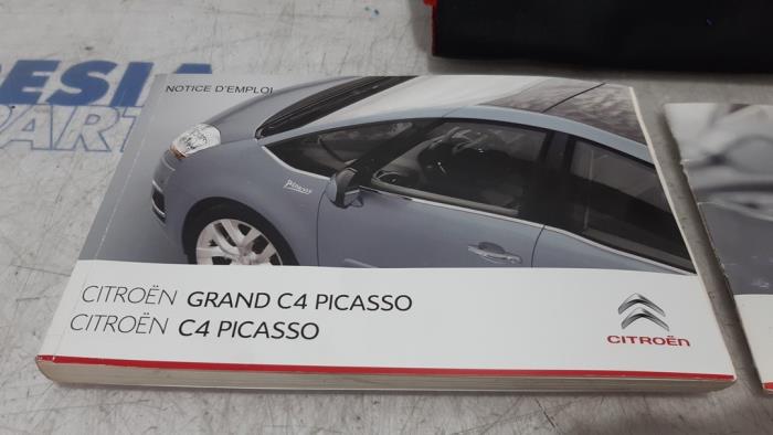 Instruction Booklet from a Citroën C4 Grand Picasso (UA) 1.6 HDiF 16V 110 2011