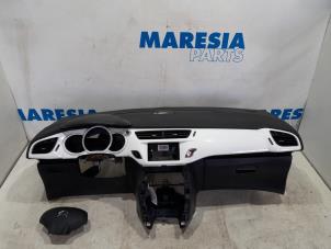Używane Airbag set + dashboard Citroen C3 (SC) 1.6 HDi 92 Cena € 420,00 Procedura marży oferowane przez Maresia Parts