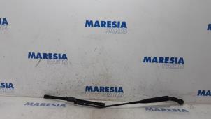 Used Front wiper arm Fiat Panda (312) 0.9 TwinAir Turbo 85 Price € 25,00 Margin scheme offered by Maresia Parts