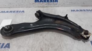 Used Front lower wishbone, right Renault Kangoo/Grand Kangoo (KW) 1.6 16V Price € 35,00 Margin scheme offered by Maresia Parts