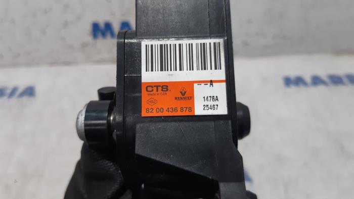 Throttle pedal position sensor from a Renault Kangoo Express (FW) 1.5 dCi 90 FAP 2016