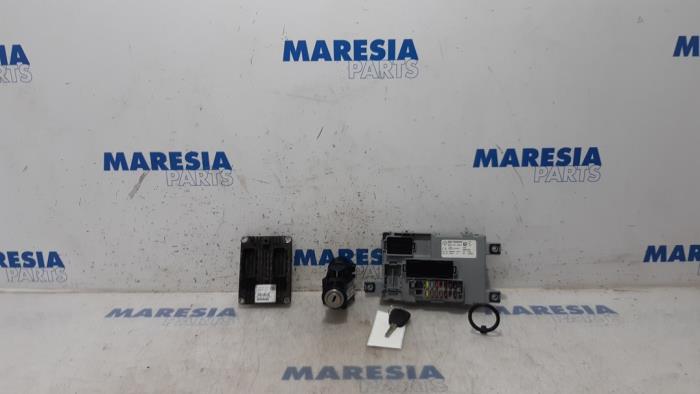 Pompe à Carburant Magneti Marelli D'origine Pour Ford Ka Et Fiat 500/Panda – Neuf Avec Filtres Et Régulateur