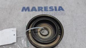 Używane Kolo pasowe walu korbowego Peugeot 307 CC (3B) 2.0 16V Cena € 20,00 Procedura marży oferowane przez Maresia Parts