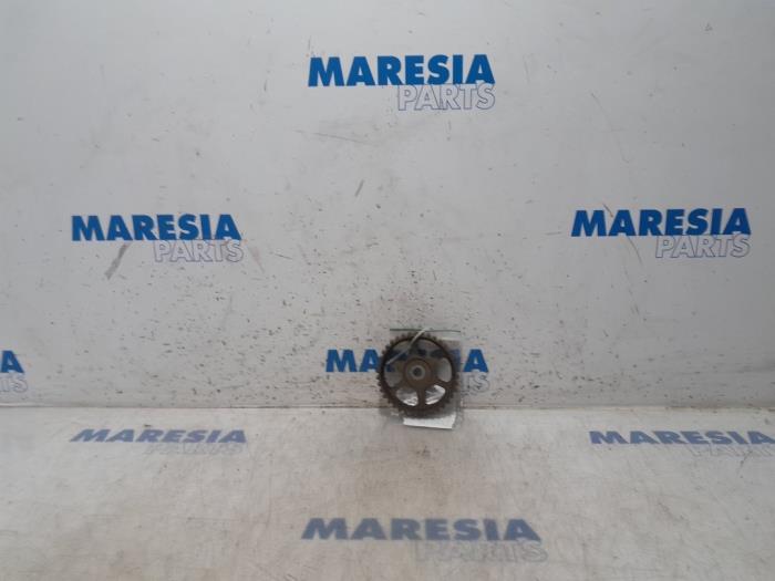 Begagnade Kamaxeldrev Renault Twingo (C06) 1.2 Pris € 20,00 Marginaltabell erbjuds av Maresia Parts