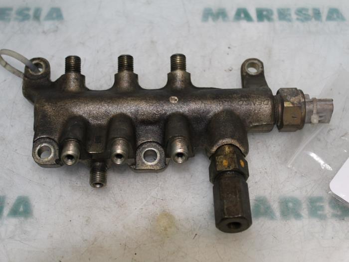 Usagé Système d'injection Renault Espace (JK) 3.0 dCi V6 24V Grand Espace Prix € 65,00 Règlement à la marge proposé par Maresia Parts