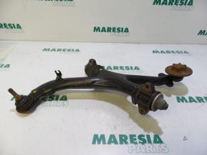 Used Front upper wishbone, right Renault Master III (FD/HD) 2.5 dCi 16V Price € 50,00 Margin scheme offered by Maresia Parts