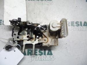 Used Front door lock mechanism 4-door, right Fiat Multipla (186) 1.9 JTD 110 Price € 25,00 Margin scheme offered by Maresia Parts