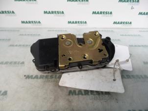 Used Rear door lock mechanism 4-door, left Citroen Xsara (N1) 1.6i Price € 25,00 Margin scheme offered by Maresia Parts