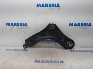 Used Front lower wishbone, left Renault Megane III Grandtour (KZ) 1.4 16V TCe 130 Price € 25,00 Margin scheme offered by Maresia Parts
