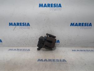 Used Rear brake calliper, right Renault Megane III Grandtour (KZ) 1.4 16V TCe 130 Price € 85,00 Margin scheme offered by Maresia Parts