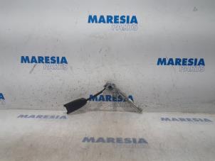 Used Seatbelt tensioner, right Renault Megane III Grandtour (KZ) 1.5 dCi 90 Price € 30,00 Margin scheme offered by Maresia Parts