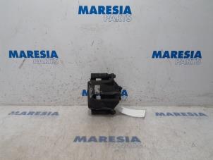 Usagé Etrier de frein (pince) avant droit Citroen C3 (SC) 1.0 Vti 68 12V Prix € 13,99 Règlement à la marge proposé par Maresia Parts