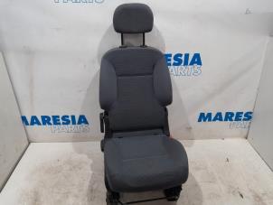 Używane Fotel prawy Peugeot Partner (GC/GF/GG/GJ/GK) 1.6 HDI 75 16V Cena € 131,25 Procedura marży oferowane przez Maresia Parts