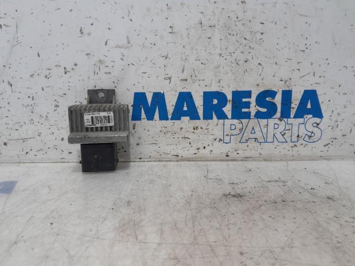 Glow plug relay Renault Kangoo Express 1.5 dCi 90 FAP 110678071R