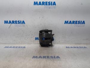 Usagé Etrier de frein (pince) avant droit Renault Kangoo Express (FW) 1.5 dCi 90 FAP Prix € 60,50 Prix TTC proposé par Maresia Parts