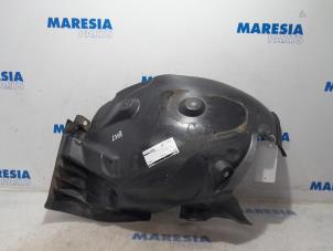 Used Wheel arch liner Renault Megane III Grandtour (KZ) 1.2 16V TCE 115 Price € 20,00 Margin scheme offered by Maresia Parts