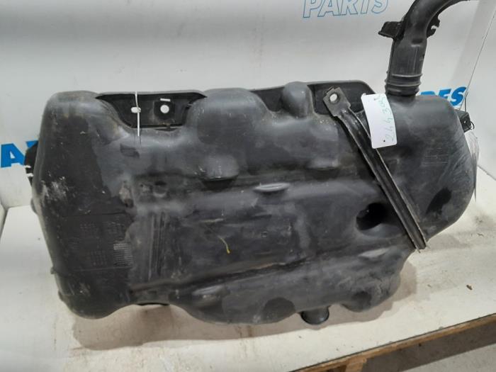 Tank from a Peugeot Expert (G9) 1.6 HDi 90 2013