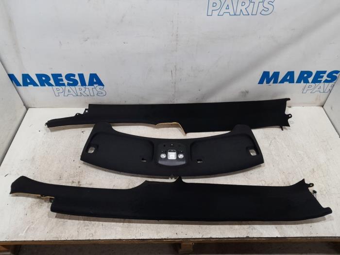 Używane Podsufitka Citroen DS3 Cabrio (SB) 1.6 16V VTS THP Cena € 126,00 Procedura marży oferowane przez Maresia Parts