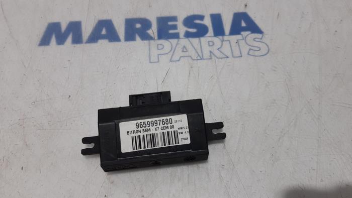 Begagnade Elspegelmodul Peugeot 508 SW (8E/8U) 2.0 RXH HYbrid4 16V Pris € 40,00 Marginaltabell erbjuds av Maresia Parts
