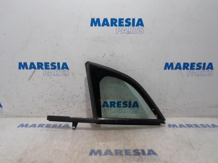 Usados Ventanilla triangular izquierda delante Citroen DS3 Cabrio (SB) 1.6 16V VTS THP Precio € 50,00 Norma de margen ofrecido por Maresia Parts