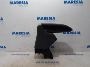 Used Armrest Citroen DS3 Cabrio (SB) 1.6 16V VTS THP Price € 35,00 Margin scheme offered by Maresia Parts