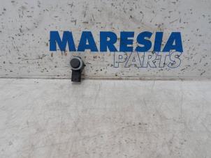 Usagé Capteur aide au stationnement Peugeot 208 II (UB/UH/UP) 1.2 Vti 12V PureTech 100 Prix € 25,00 Règlement à la marge proposé par Maresia Parts