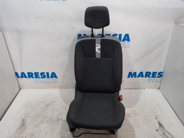 Gebrauchte Sitz rechts Renault Clio III (BR/CR) 1.2 16V TCe 100 Preis € 75,00 Margenregelung angeboten von Maresia Parts