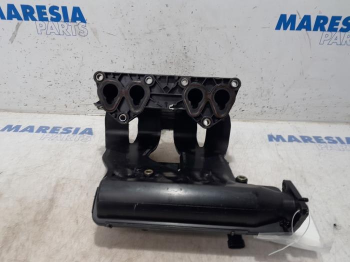 Intake manifold Renault Twingo 1.2 - 7700114501 D7F702