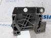 Engine mount from a Renault Twingo (C06) 1.2 2002