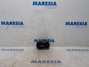Used Dashboard vent Citroen C4 Cactus (0B/0P) 1.2 PureTech 82 12V Price € 25,00 Margin scheme offered by Maresia Parts