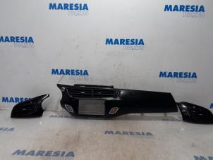 Usados Pieza de salpicadero Citroen DS3 (SA) 1.4 HDi Precio € 105,00 Norma de margen ofrecido por Maresia Parts