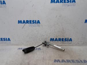 Used Seatbelt tensioner, right Fiat Punto Evo (199) 1.3 JTD Multijet 85 16V Euro 5 Price € 30,00 Margin scheme offered by Maresia Parts