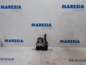 Gebrauchte ABS Pumpe Fiat Doblo Cargo (263) 1.3 MJ 16V Euro 4 Preis € 317,63 Mit Mehrwertsteuer angeboten von Maresia Parts