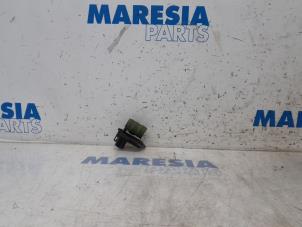 Używane Opornica wentylatora Fiat Doblo Cargo (263) 1.3 MJ 16V Euro 4 Cena € 42,35 Z VAT oferowane przez Maresia Parts