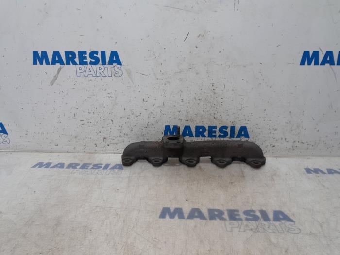 Gebrauchte Abgaskrümmer Peugeot 3008 I (0U/HU) 1.6 HDiF 16V Preis € 24,95 Margenregelung angeboten von Maresia Parts