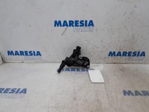 Used Thermostat housing Renault Clio IV (5R) 0.9 Energy TCE 90 12V Price € 20,00 Margin scheme offered by Maresia Parts