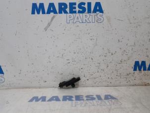 Used Mapping sensor (intake manifold) Renault Clio IV (5R) 0.9 Energy TCE 90 12V Price € 25,00 Margin scheme offered by Maresia Parts
