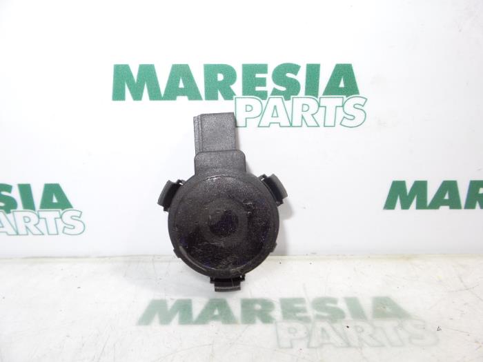 Begagnade Regnsensor Peugeot 607 (9D/U) 2.2 16V Pris € 40,00 Marginaltabell erbjuds av Maresia Parts