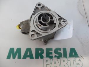 Gebrauchte Vakuumpumpe (Diesel) Fiat Bravo (182A) 1.9 JTD Preis € 35,00 Margenregelung angeboten von Maresia Parts