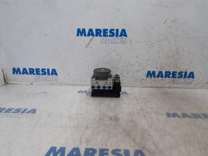 Begagnade ABS-pump Citroen DS3 Cabrio (SB) 1.6 16V VTS THP Pris € 131,25 Marginaltabell erbjuds av Maresia Parts