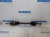 Front drive shaft, left from a Renault Clio III (BR/CR) 1.2 16V TCe 100 2008