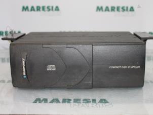 Usagé Changeur de CD Fiat Punto II (188) 1.2 60 S 3-Drs. Prix € 50,00 Règlement à la marge proposé par Maresia Parts