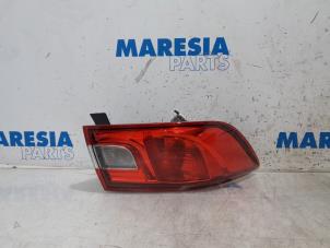 Used Taillight, left Renault Clio IV (5R) 0.9 Energy TCE 90 12V Price € 35,00 Margin scheme offered by Maresia Parts