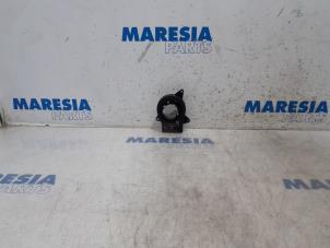 Used Steering angle sensor Renault Clio IV (5R) 0.9 Energy TCE 90 12V Price € 19,50 Margin scheme offered by Maresia Parts