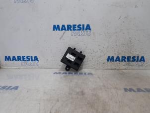 Used Central door locking module Renault Clio IV (5R) 0.9 Energy TCE 90 12V Price € 50,00 Margin scheme offered by Maresia Parts
