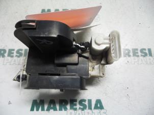Used Front door lock mechanism 4-door, right Fiat Multipla (186) 1.9 JTD 110 Price € 30,25 Inclusive VAT offered by Maresia Parts