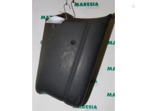 Used Rear bumper component, left Renault Master III (FD/HD) 2.5 dCi 16V Price € 35,00 Margin scheme offered by Maresia Parts