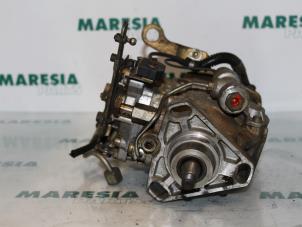 Używane Mechaniczna pompa paliwa Renault R19 Cena € 75,00 Procedura marży oferowane przez Maresia Parts