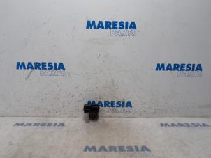 Used Cooling fan resistor Peugeot Partner (GC/GF/GG/GJ/GK) 1.6 HDI 90 Price € 24,20 Inclusive VAT offered by Maresia Parts